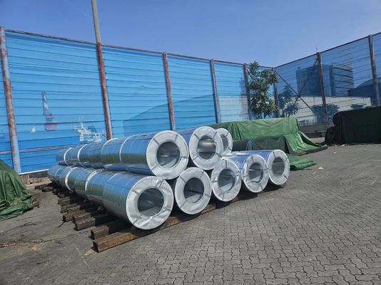 Voorgeverfde gegalvaniseerde stalen spoel Ral9016 Ral9003 Ral9010 Volhard voor bouwmateriaal Hoge hardheid