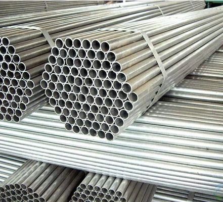 Niet-legeringspunchingsbewerkingsservice 1,2 mm 1,5 mm Dikte 6 m Lengte Warm gedompelde gegalvaniseerde ronde staalpijp voor stapelen