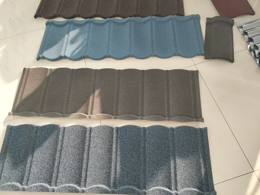 Steenbedekte stalen daktegel Romeinse tegel met 20 g-275 g/m2 zinkcoating en PVOC-certificering