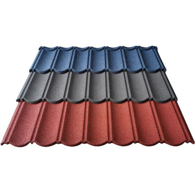 Moderne en traditionele huizen milieuvriendelijk weerbestendige gekleurde stenen dakpannen met zink-aluminiumstaal
