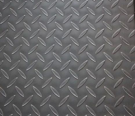 2000-12000 mm Lange JIS-standaard Q235 A36 Q345 Mild warmgewalste koolstofstaal met een diamantenpatroon