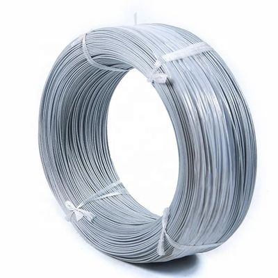 Gepersonaliseerde lengte BWG18 Warm gedompeld gegalvaniseerd ijzeren staaldraad 25 kg per rol met decoiling service in hoge vraag