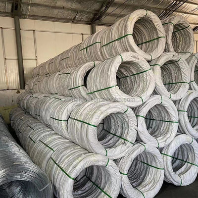 Gepersonaliseerde lengte BWG18 Warm gedompeld gegalvaniseerd ijzeren staaldraad 25 kg per rol met decoiling service in hoge vraag